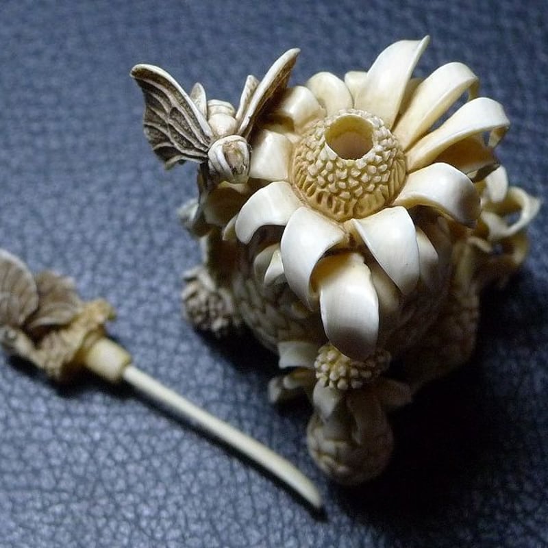 △松山作・本象牙花蝶彫刻鼻煙壷22g・細密彫刻△NE11△ | 象牙屋本舗