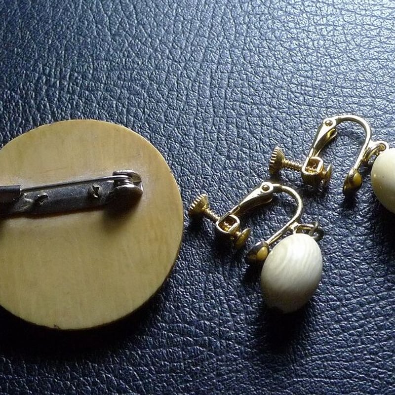 希少★べっこうブローチ　3点まとめて △本象牙材ブローチ・チャーム等アクセサリーまとめて42g