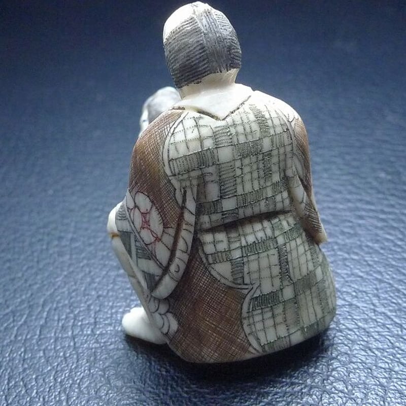 大型根付　浮世絵春画　無着色根付　天然素材牙彫　逸品希少品 △本象牙春画根付8g・提げ物△NE62△ | 象牙屋本舗 こほく堂 本