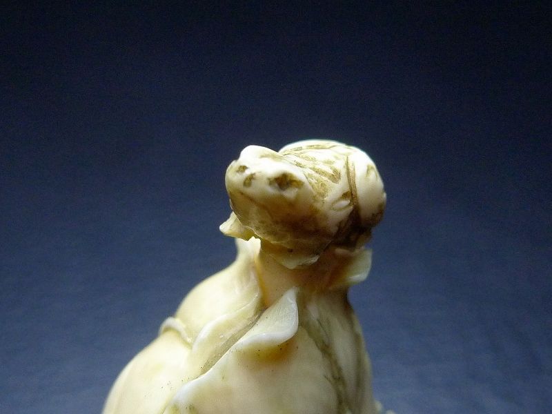 △松山作・本象牙昆虫彫刻根付13g・提げ物△NE22△ | 象牙屋本舗 こほ