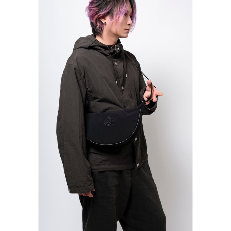 【TRAPSTAR】 ハーフムーン バッグ 正規品 QRコード付き Maison ARK エンブレムハーフムーンバッグ | ARAKI STORE