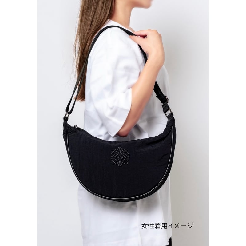 Maison ARK エンブレムハーフムーンバッグ | ARAKI STORE Maison ARK エンブレムハーフムーンバッグ | ARAKI STORE