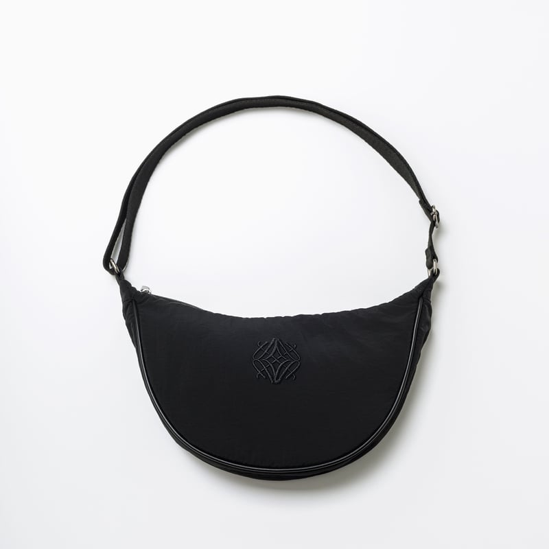 Maison ARK エンブレムハーフムーンバッグ | ARAKI STORE
