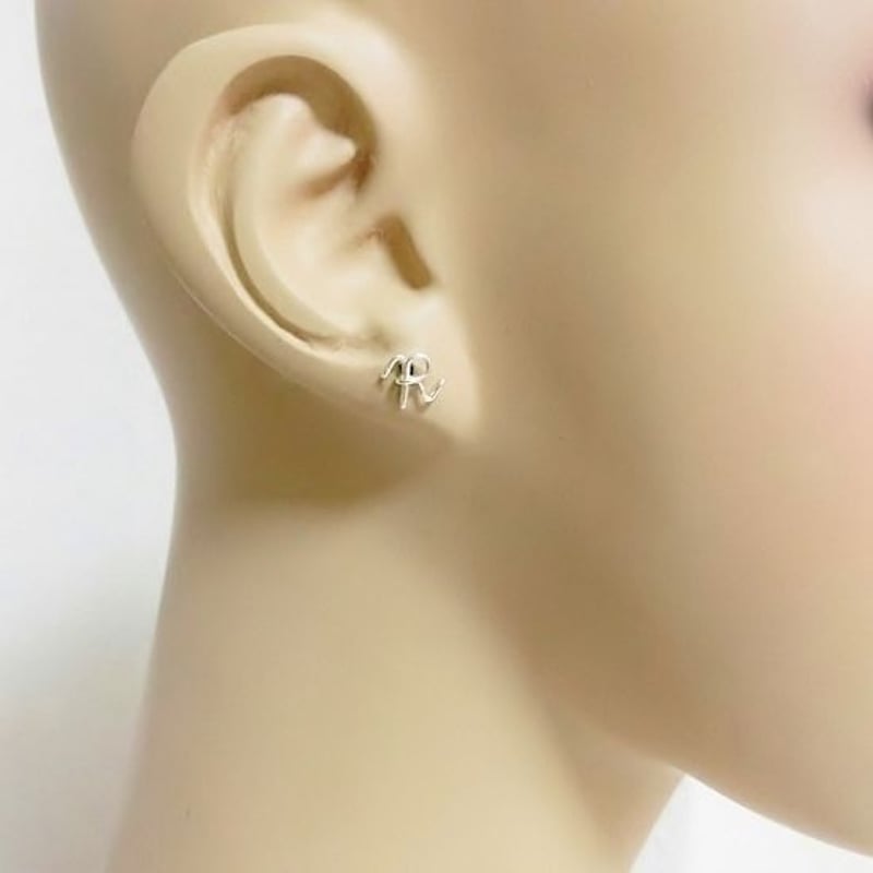 肩*年様 【最終値下げ】himie qshami スタッドピアス 肩*年様 【最終値下げ】himie qshami スタッドピアス