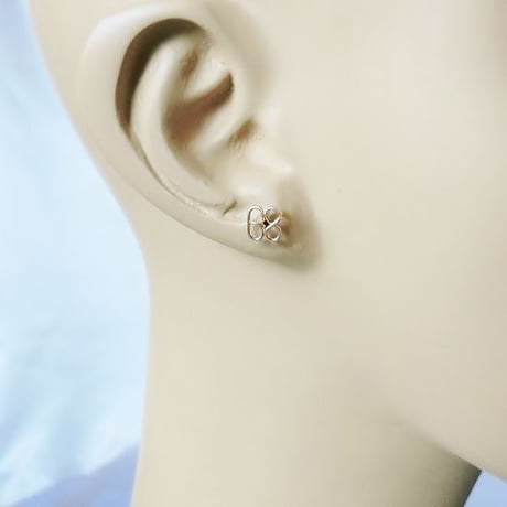 数字(ナンバー)2ケタと誕生石のスタッドピアス