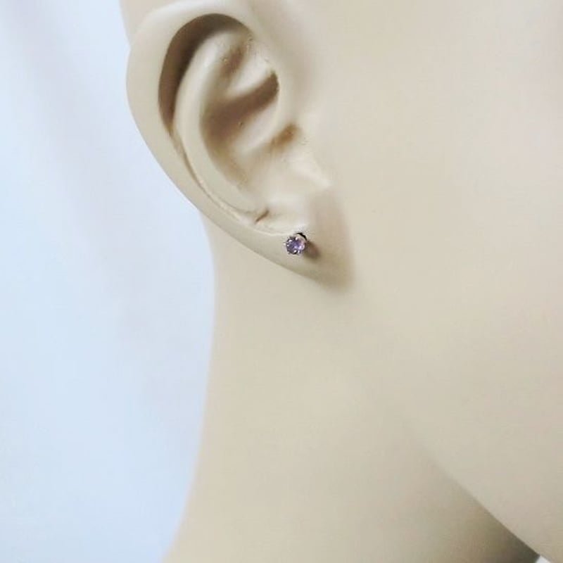 ひとつぶイニシャルと誕生石のスタッドピアス[筆記体] | ナンバー