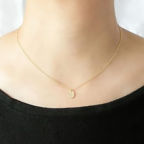 イニシャルオーバルプレートネックレス