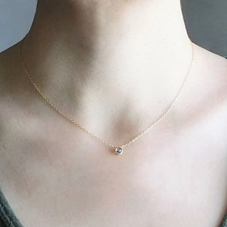 誕生石のベゼルネックレス