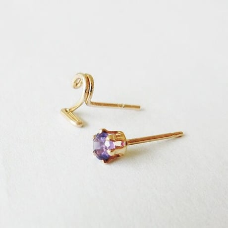 ひとつぶ数字(ナンバー)と誕生石のスタッドピアス 【10金】