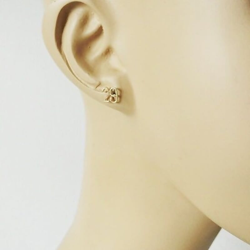 数字(ナンバー)2ケタと誕生石のスタッドピアス 【10金