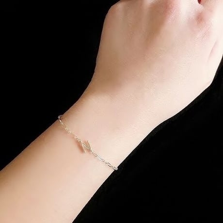 イニシャルラインブレスレット