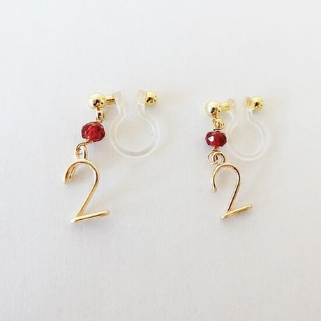 数字(ナンバー)と誕生石のイヤリング(ノンホールピアス)