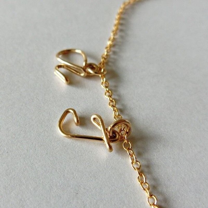 二つの小さなイニシャルネックレス | ナンバー（数字）と