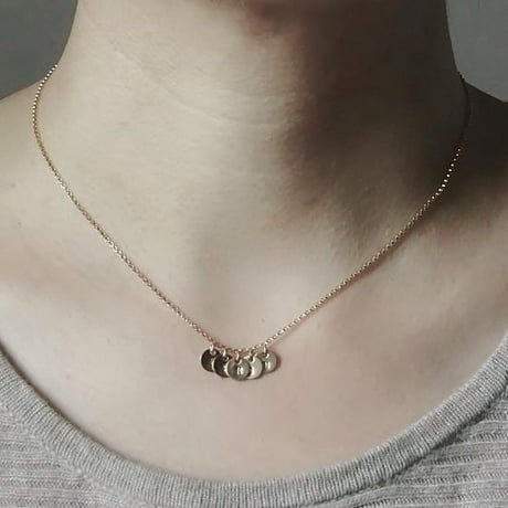 ナンバー＆イニシャルプレートのコンビネーションデザインネックレス：プレート数1～3つ