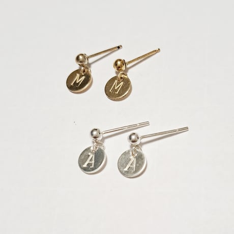 イニシャルペアピアスセット【ペア】