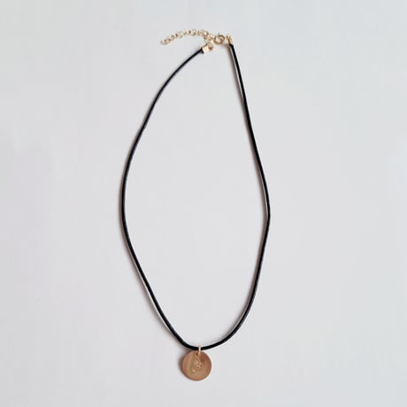 《CLASSY.ONLINE掲載アイテム》数字(ナンバー)プレートレザーコードネックレス