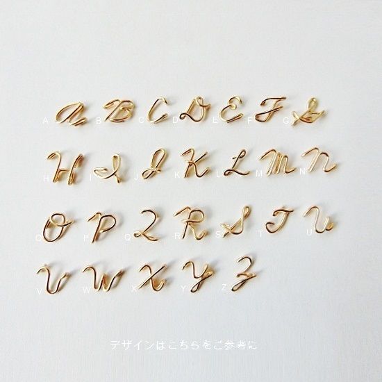 アルファベット × 数字(ナンバー) の綴りネックレス [筆記体] 1