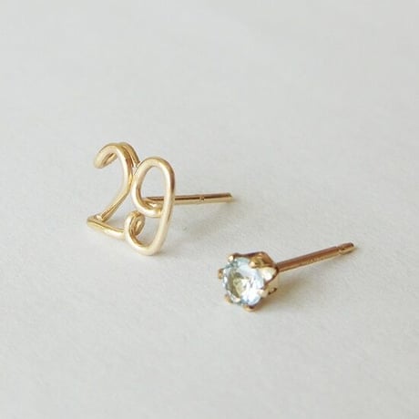 数字(ナンバー)2ケタと誕生石のスタッドピアス 【10金】