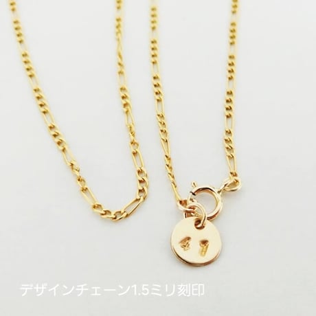 《数字2ケタ》のロング&ショートデザインチェーンネックレスとミニプレートネックレスのセット