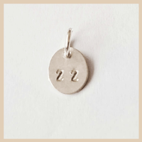 ミニ数字(ナンバー)2ケタプレートチャーム[シルバー925]【着せ替えネックレス用】