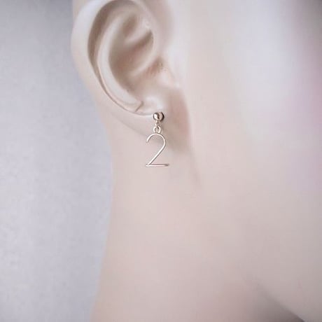 数字(ナンバー)スタッドピアス