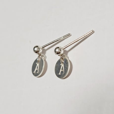 イニシャルペアピアスセット【ペア】