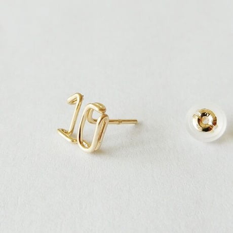 小さな数字(ナンバー)2ケタ スタッドピアス 【10金】(片耳)