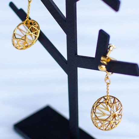 線で描く、空想のダイヤモンド【Wire-mond ワイヤーダイヤモンド】イヤリング【Gold・Pink Gold・Silver】【金具の変更無料】