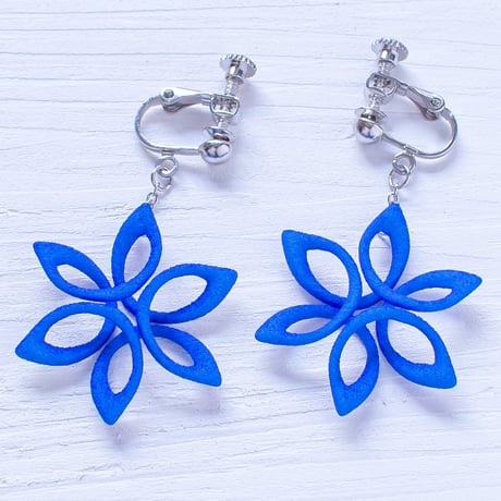 スピログラフが咲かせた、ひと筆の花。Spiro Flower - スピロフラワー イヤリング【赤・青・黒】【金具の変更無料】