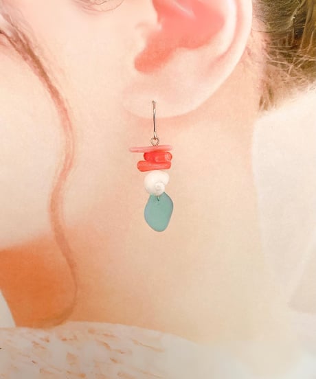 桃色サンゴと巻貝のシーグラスピアス　SHELOOMオリジナル