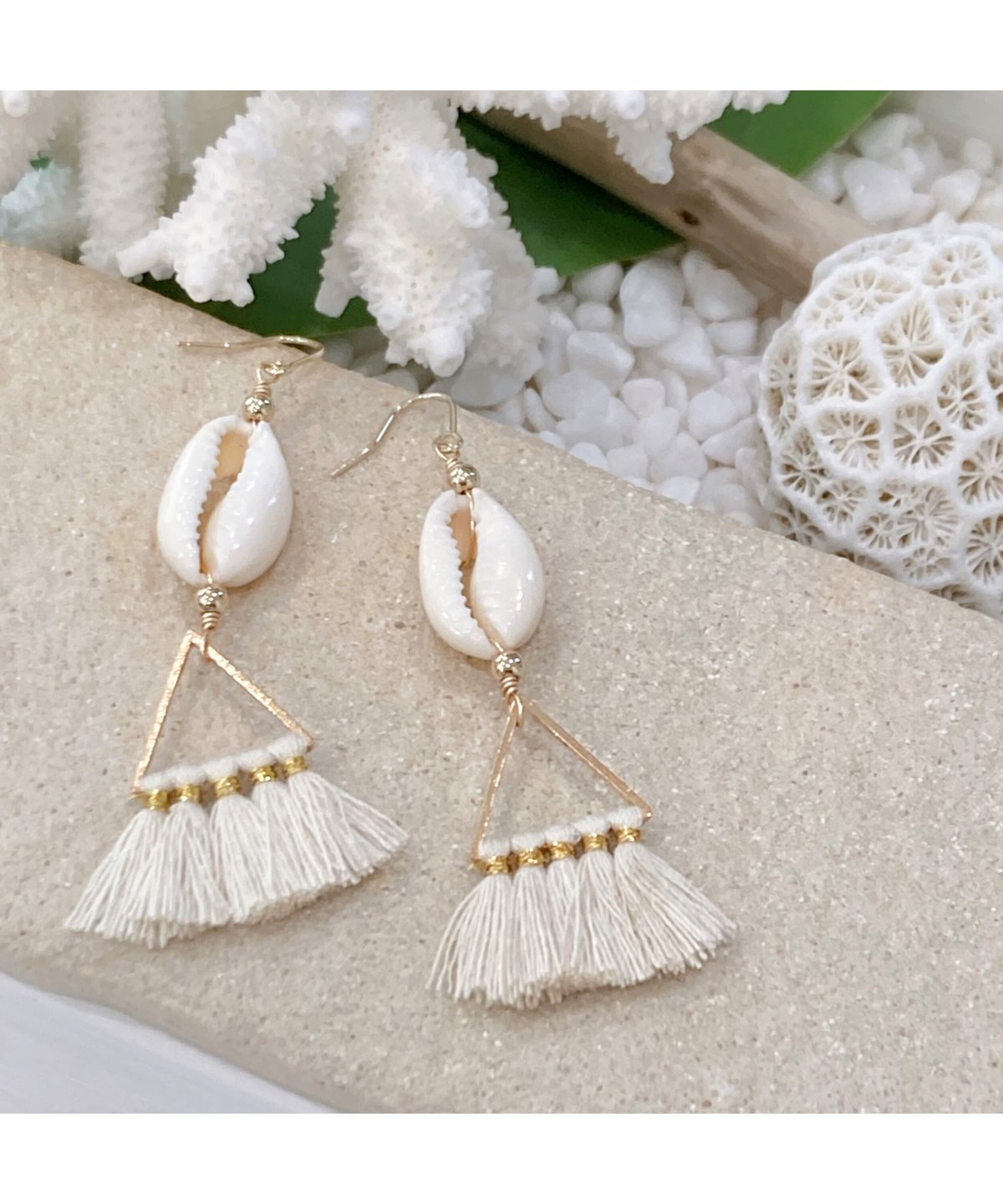 saico saisa ビーズタッセルイヤリング