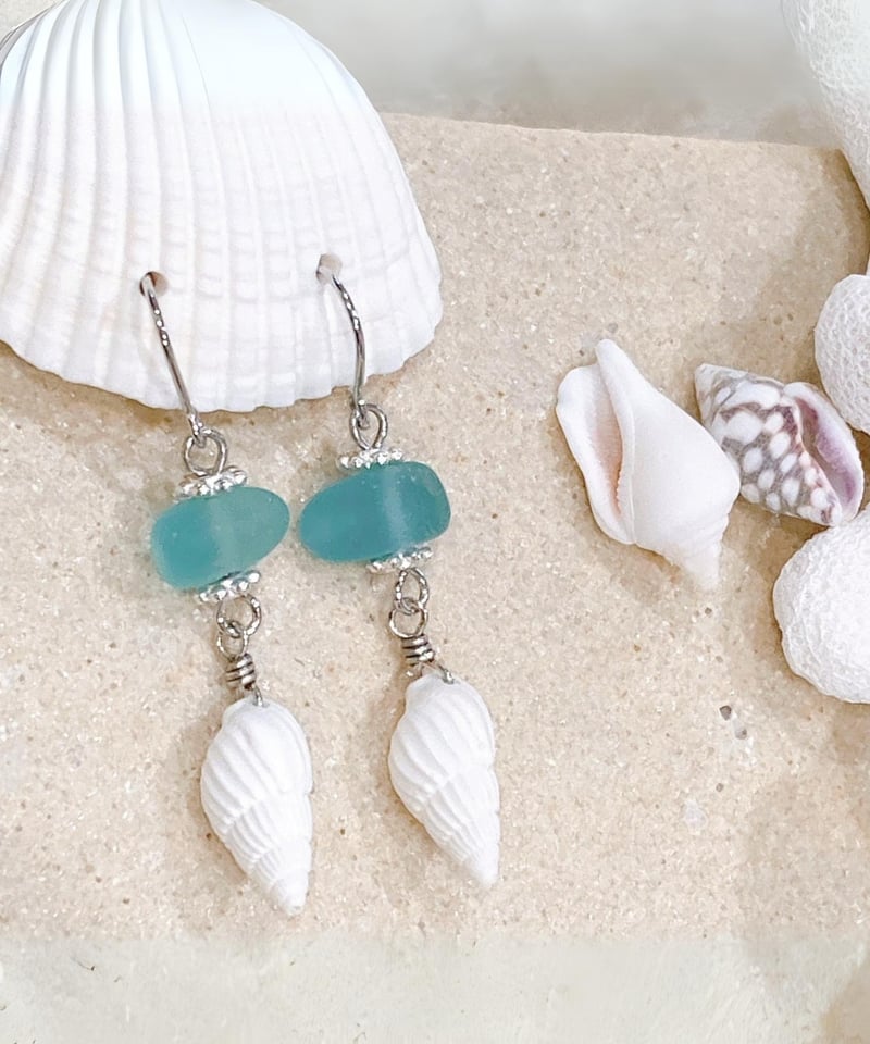 ブルーシーグラスと巻貝の海ピアス SHELOOMオリジナル | SHELOOM