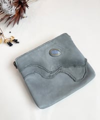 マルチポーチ _014 graysh blue × stone