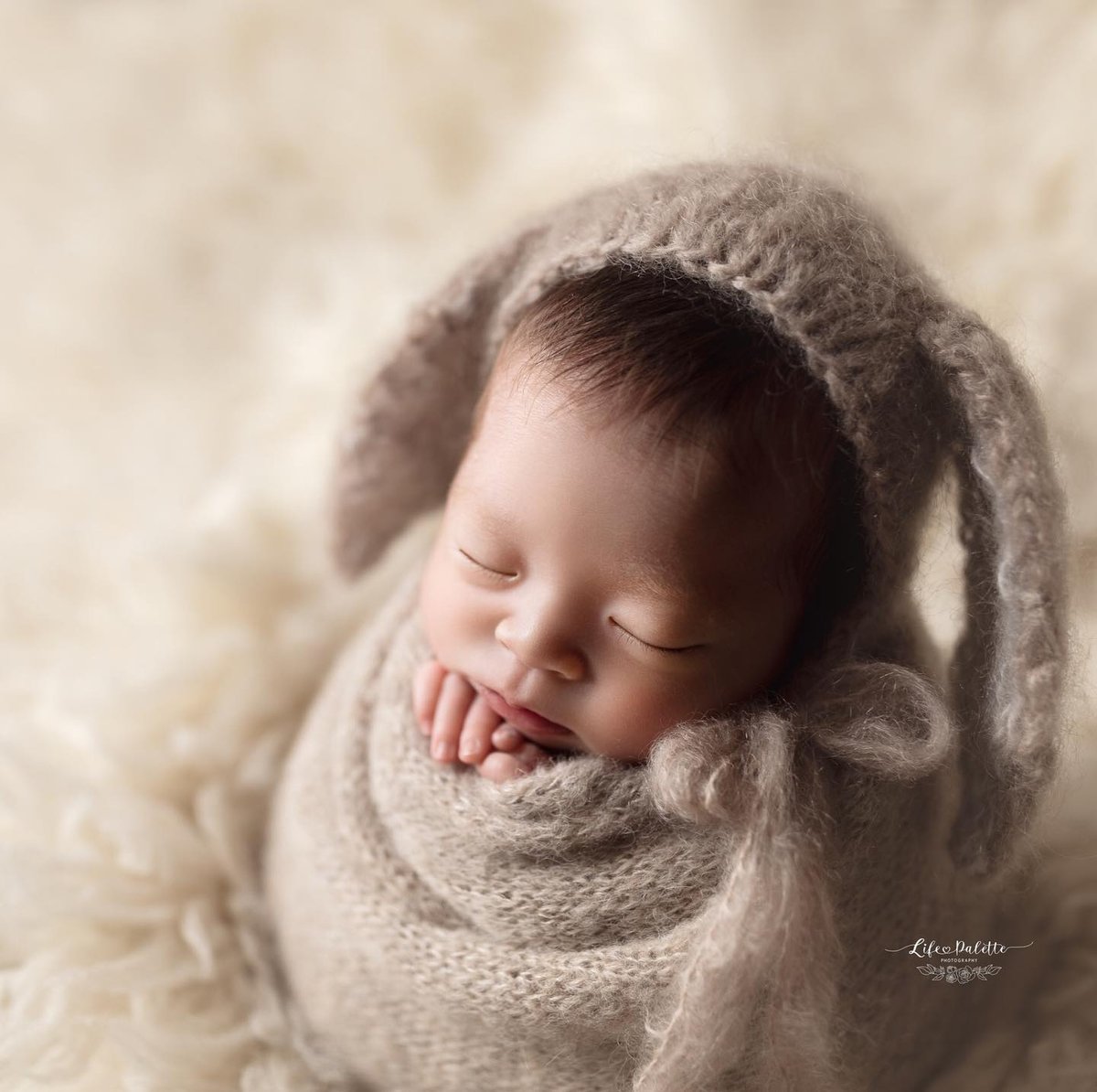 もふもふちびうさ【mof 】モフ&たれ耳ウサギのボンネット ニューボーン  