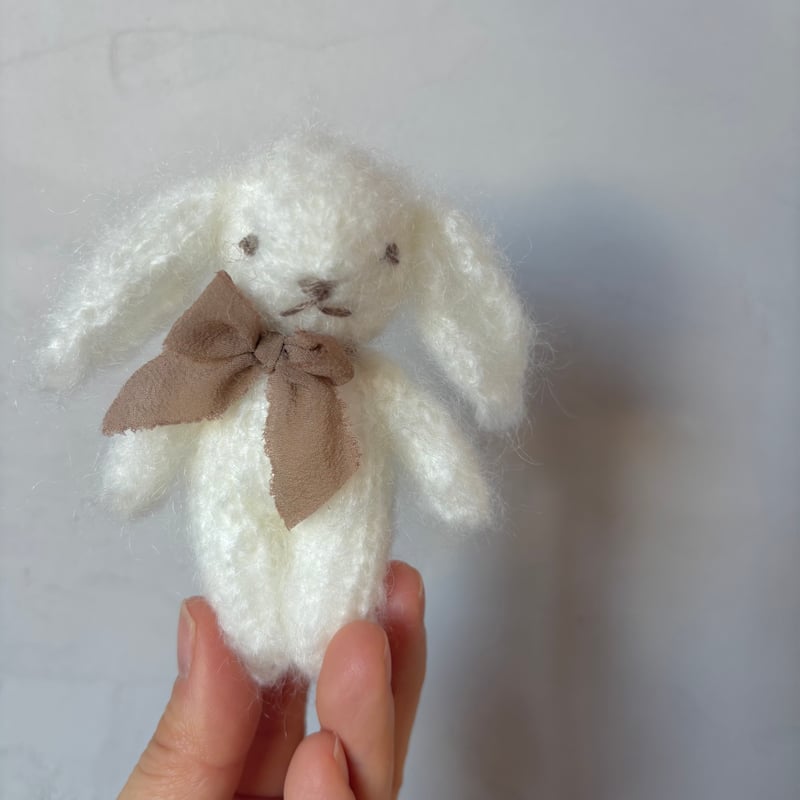もふもふちびうさ【mof 】モフ&たれ耳ウサギのボンネット ニュー