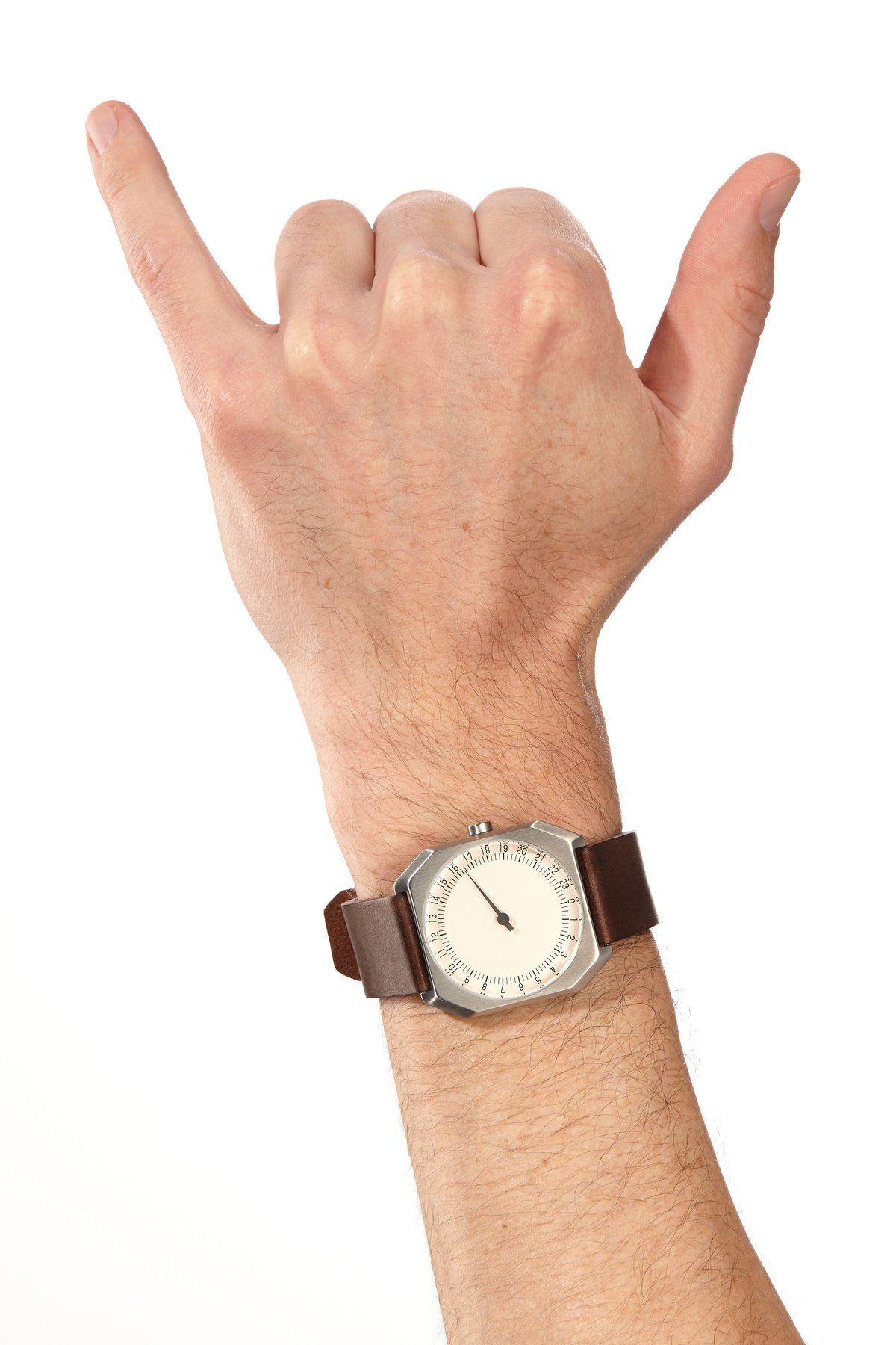 slow swiss made 24時間一針時計 1本の針で1日（24時間）を表示する、ドイツのデザイン時計〜SLOW