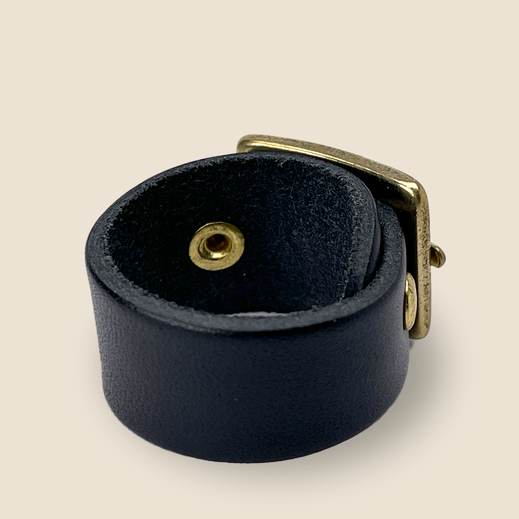 BUCKLE LEATHER RING BLACK