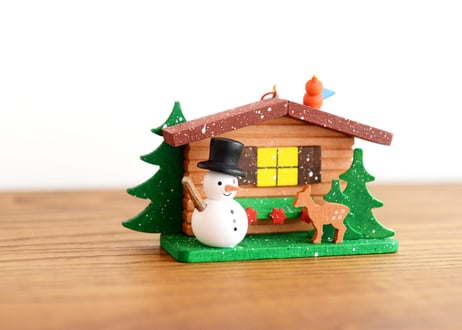 ミニチュアオーナメント「山小屋と雪だるま」