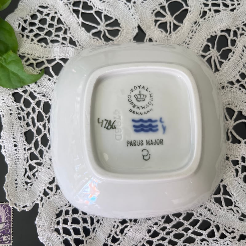 ○po-100/1969-1973年製 ロイヤルコペンハーゲン シジュウカラのピン