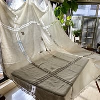 ●ｌ-37/クロッシェレースと刺繍のポイント入り特大サイズのテーブルクロス