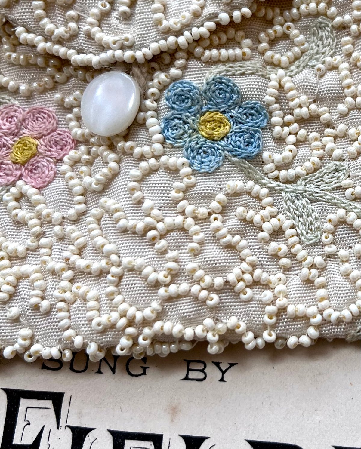 ○s-99/マイクロビーズと刺繍のミニバッグ | PISKEY -イギリスのふるい