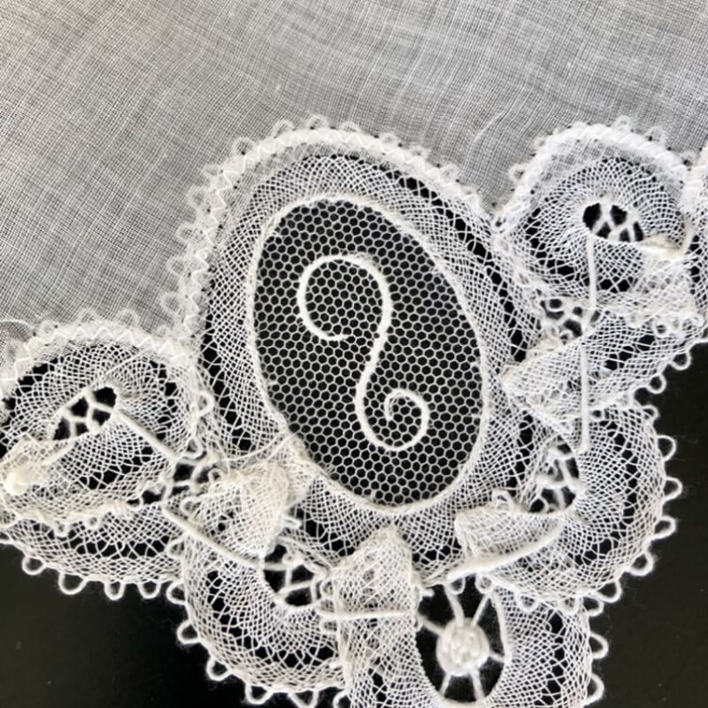 ボビンレース　アンティークレース　ハンカチ パリ発送】E1174 フランスアンティークレースハンカチ 1900年