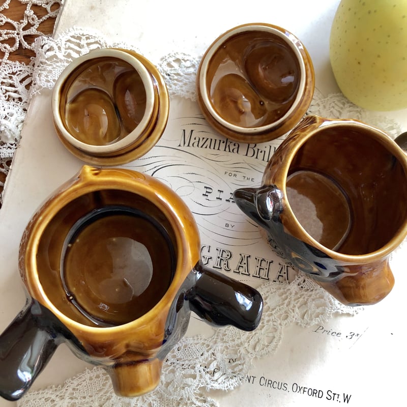 ○h-19/陶器製 牛のドリッピングポット | PISKEY -イギリスのふるい