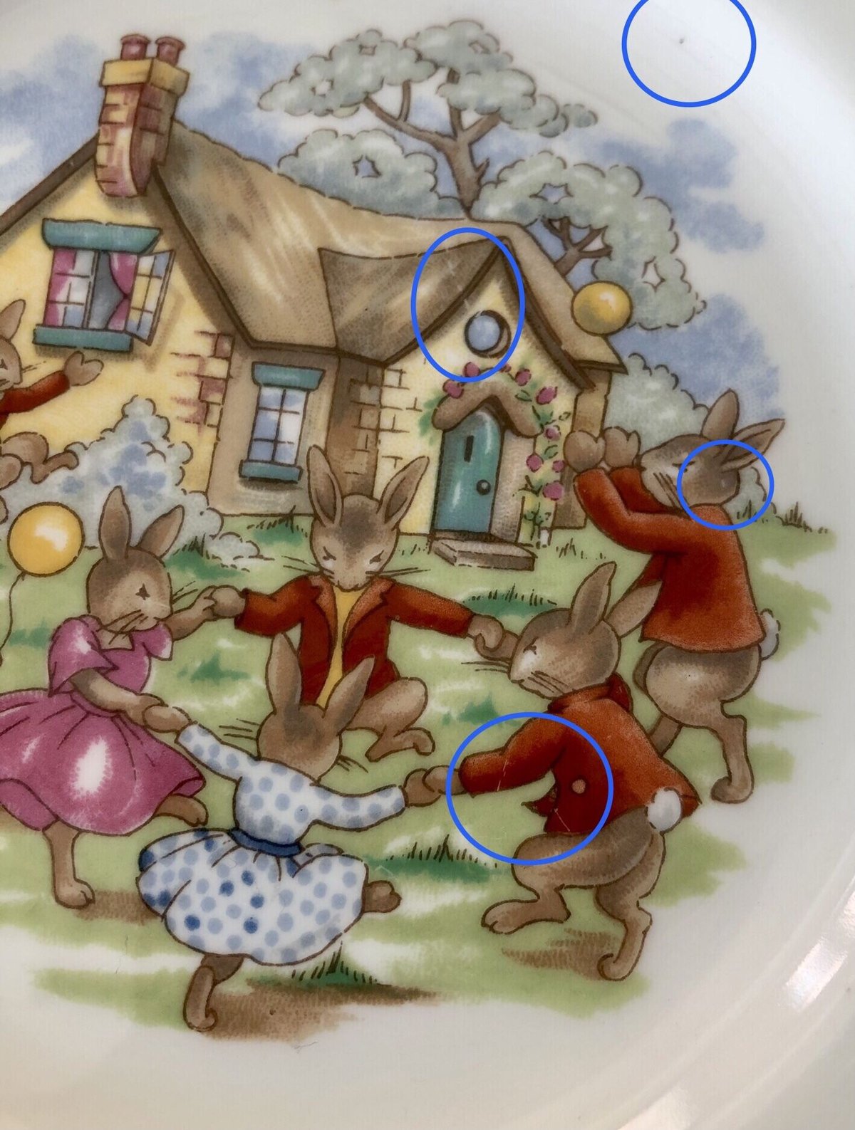 ロイヤルドルトン　バニキンズ　うさぎのサンタ　オルゴール付き ロイヤルドルトン バニキンズ うさぎのサンタ オルゴール付き