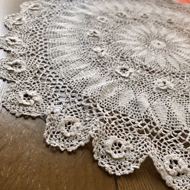 ○l-35/薔薇モチーフの大きなクロッシェレース レースマット | PISKEY