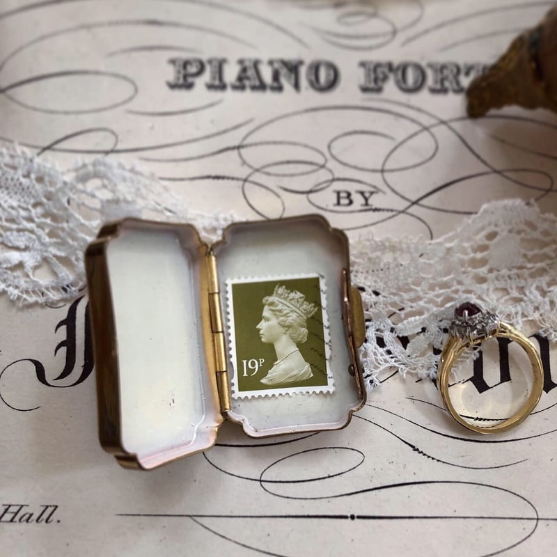 ○h-12/ストラットン社のエナメルのピルケース | PISKEY -イギリスの