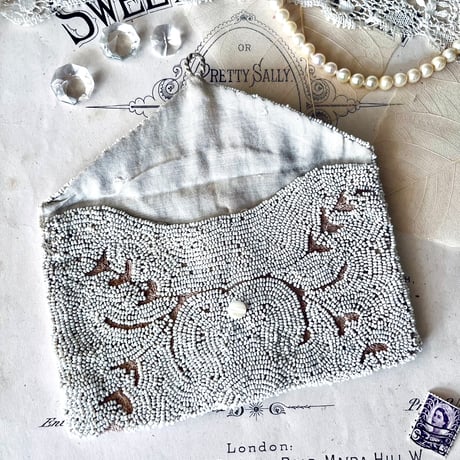 ●ｓ-96/マイクロビーズと刺繍のミニバッグ