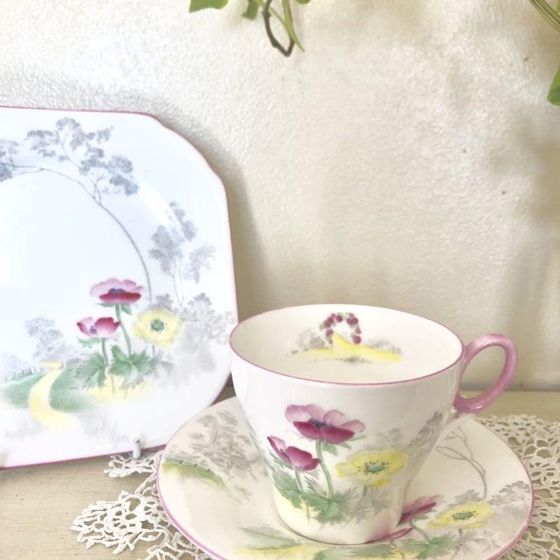 シェリー Shelley レア 希少 ストロベリー デインティシェイプのトリオ② シェリー Shelley レア 希少 ストロベリー デインティシェイプの