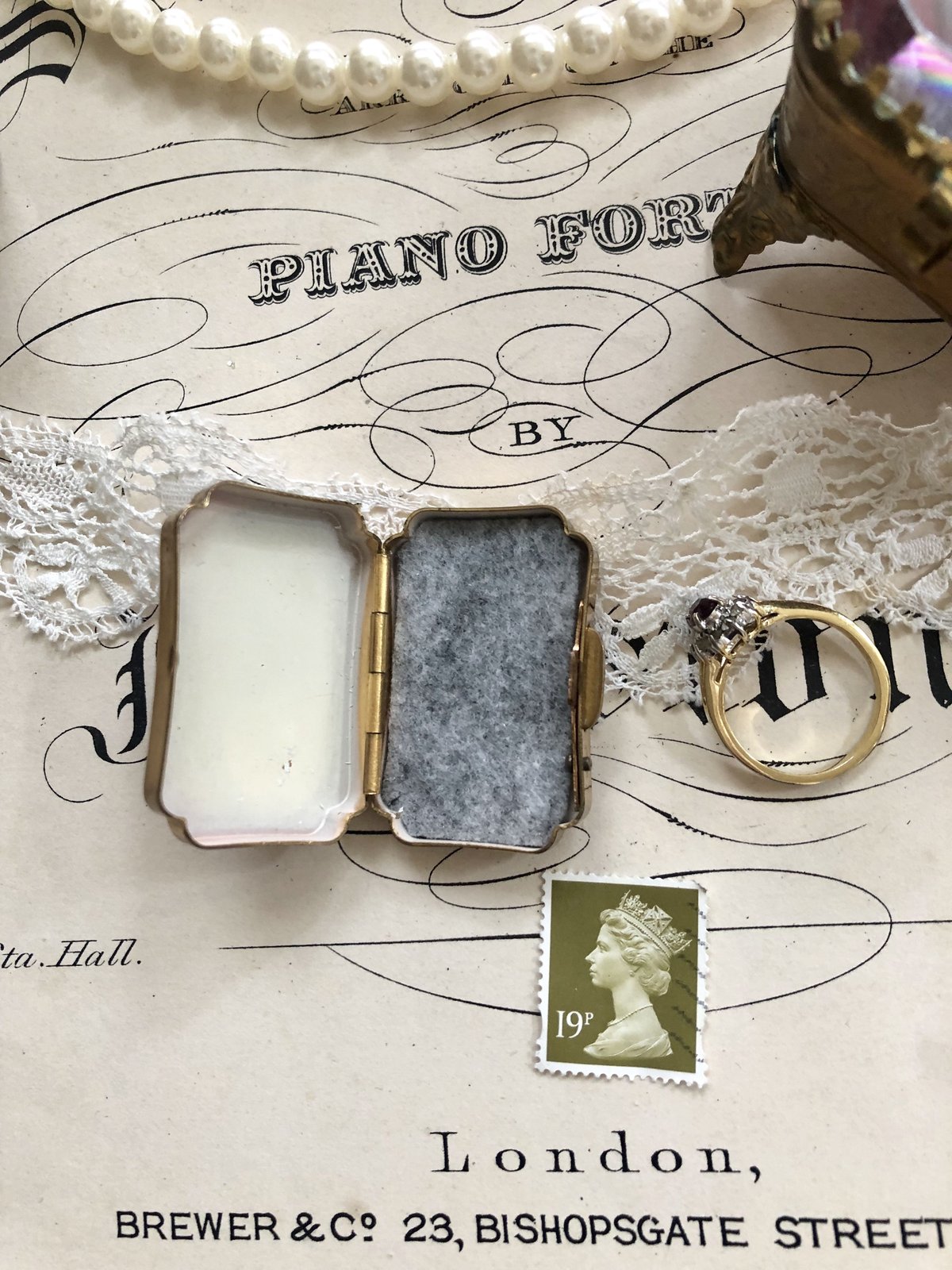 英国スッタフォードシャー　エナメルピルケース 英国スッタフォードシャーエナメルピルケース