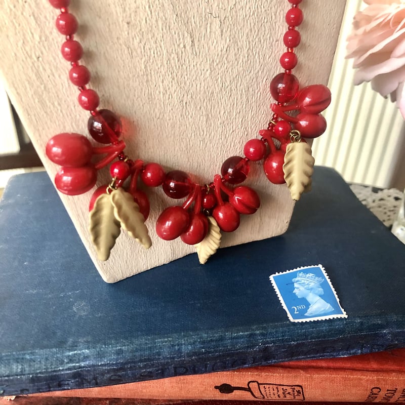 ○ab-63\ベークライトとガラス製さくらんぼのネックレス | PISKEY